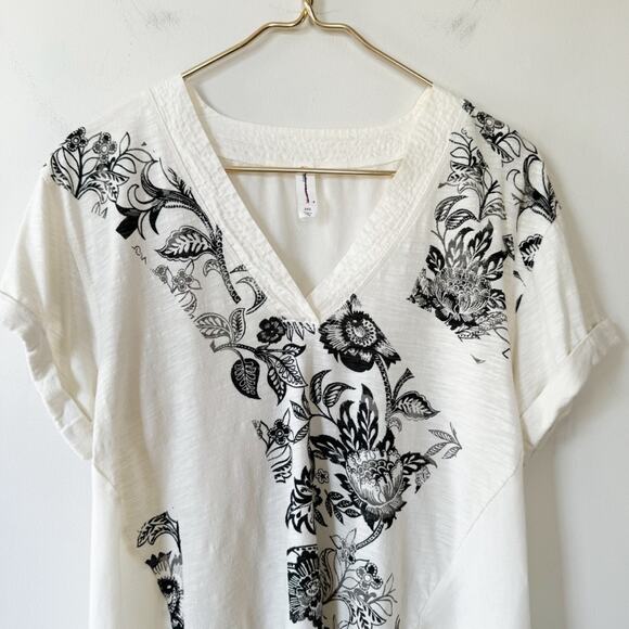 Anthropologie Daily Practice Black Floral Print Oversized V-Neck T-Shirt XXS - Picture 7 of 9